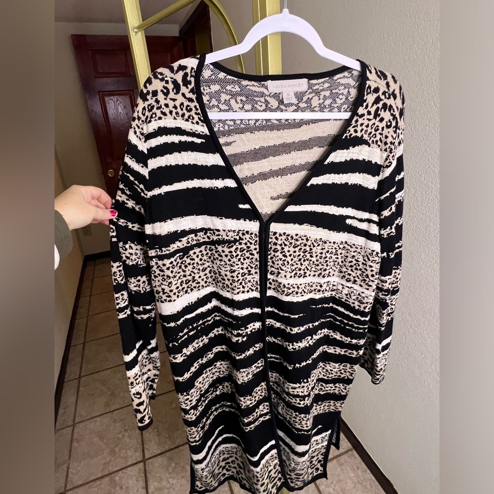 Laura Ashley Cardigan 1X beautiful cardigan